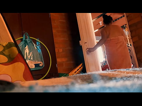 ❤️ Манай авга ах намайг шүршүүрт орохоор дагадаг, намайг шүршүүрт ороход тэр намайг зоддог. Секс видео mn.pornado-co.ru ❤